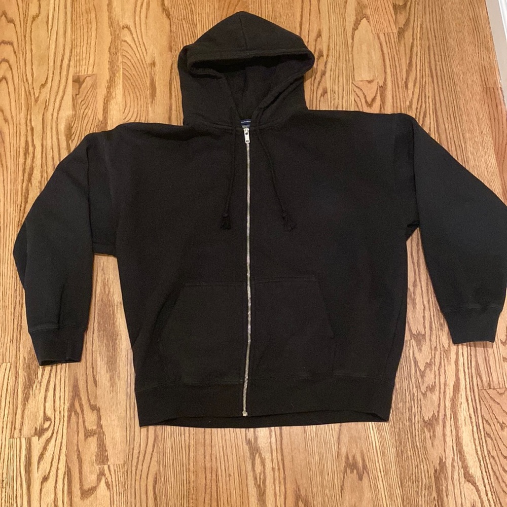 This is a thick heavy over sized zip up hoodie from Brandy Melville.